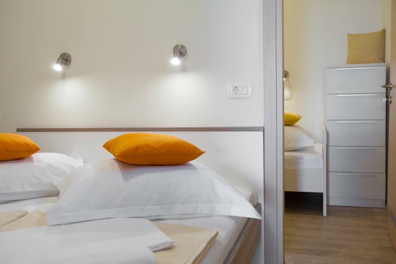 Apartments In ザオストログ エクステリア 写真