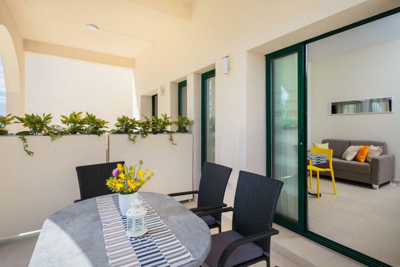 Apartments In ザオストログ エクステリア 写真